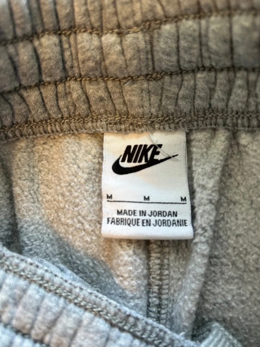 4 pairs Nike sweatpants size medium